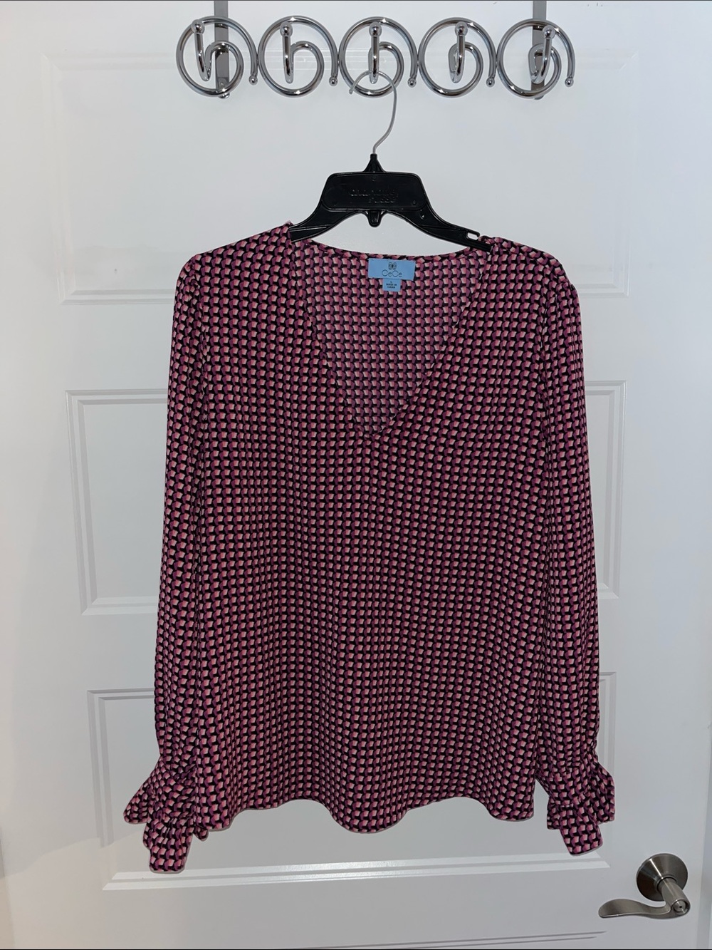 CeCe Pink and Black Geo-Print V-Neck Long-Sleeve Blouse